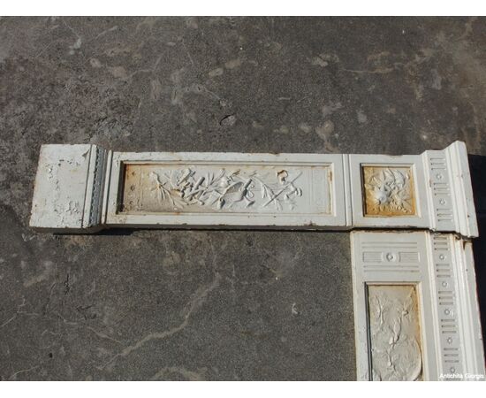 CORNICE DA CAMINO IN GHISA EPOCA SECONDA META’ 800 FRANCIA CORNICE DA CAMINO IN GHISA EPOCA SECONDA META’ 800 FRANCIA