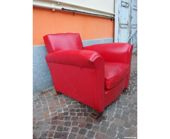 POLTRONA IN PELLE ROSSA VINTAGE MODELLO CLUB EPOCA 900 cm L 85xP85xH75 POLTRONA IN PELLE ROSSA VINTAGE MODELLO CLUB EPOCA 900 cm L 85xP85xH75