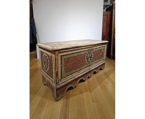PAINTED CHEST, SECOND HALF OF THE 17TH CENTURY PAINTED CHEST, SECOND HALF OF THE 17TH CENTURY