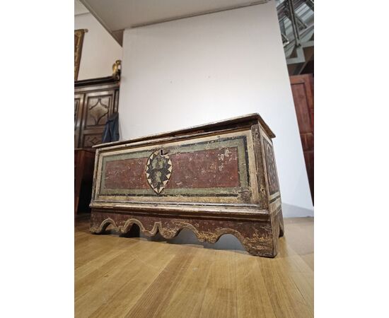 PAINTED CHEST, SECOND HALF OF THE 17TH CENTURY PAINTED CHEST, SECOND HALF OF THE 17TH CENTURY