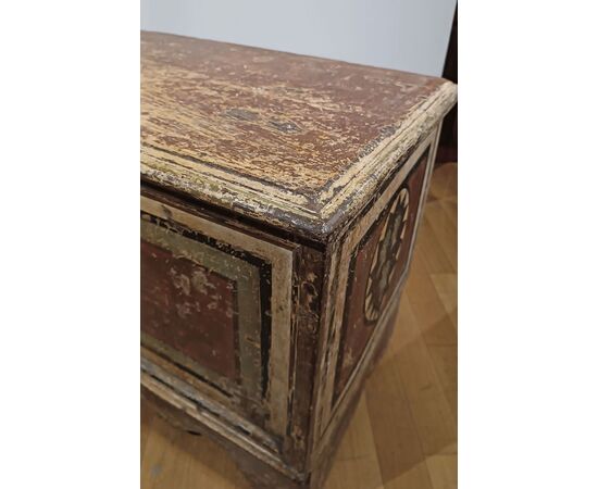 PAINTED CHEST, SECOND HALF OF THE 17TH CENTURY PAINTED CHEST, SECOND HALF OF THE 17TH CENTURY