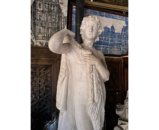 
Scultura di Ercole in Marmo Statuario su Base Neoclassica, XIX Secolo