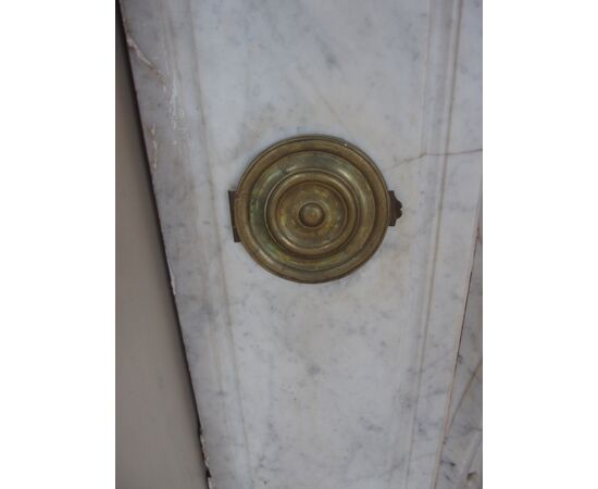 CAMINO IN MARMO BIANCO DI CARRARA SCOLPITO STILE LUIGI XV FRANCIA cm L132xP43xH109