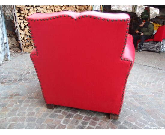 POLTRONA IN PELLE ROSSA VINTAGE MODELLO CLUB EPOCA 900 cm L 85xP85xH75 POLTRONA IN PELLE ROSSA VINTAGE MODELLO CLUB EPOCA 900 cm L 85xP85xH75