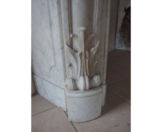 CAMINO IN MARMO BIANCO DI CARRARA SCOLPITO STILE LUIGI XV FRANCIA cm L132xP43xH109