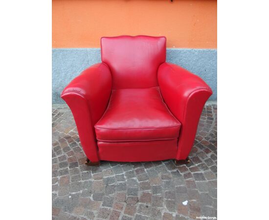 POLTRONA IN PELLE ROSSA VINTAGE MODELLO CLUB EPOCA 900 cm L 85xP85xH75 POLTRONA IN PELLE ROSSA VINTAGE MODELLO CLUB EPOCA 900 cm L 85xP85xH75