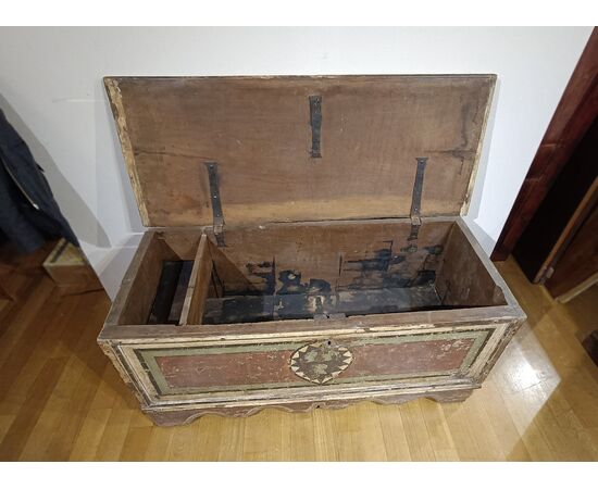 PAINTED CHEST, SECOND HALF OF THE 17TH CENTURY PAINTED CHEST, SECOND HALF OF THE 17TH CENTURY