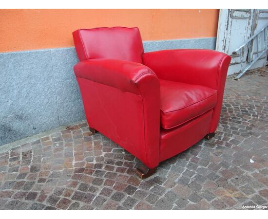 POLTRONA IN PELLE ROSSA VINTAGE MODELLO CLUB EPOCA 900 cm L 85xP85xH75 POLTRONA IN PELLE ROSSA VINTAGE MODELLO CLUB EPOCA 900 cm L 85xP85xH75
