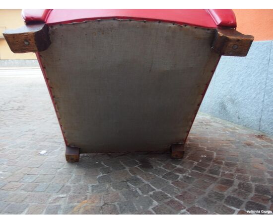 POLTRONA IN PELLE ROSSA VINTAGE MODELLO CLUB EPOCA 900 cm L 85xP85xH75 POLTRONA IN PELLE ROSSA VINTAGE MODELLO CLUB EPOCA 900 cm L 85xP85xH75