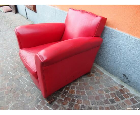 POLTRONA IN PELLE ROSSA VINTAGE MODELLO CLUB EPOCA 900 cm L 85xP85xH75 POLTRONA IN PELLE ROSSA VINTAGE MODELLO CLUB EPOCA 900 cm L 85xP85xH75