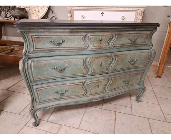 Painted Louis XV style chest of drawers Painted Louis XV style chest of drawers