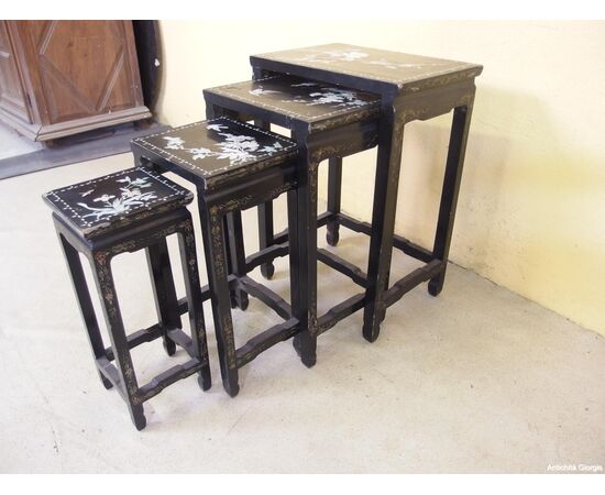 N. 4 TAVOLINI A SCOMPARSA LACCATI STILE CINA cm L48xP35xH69