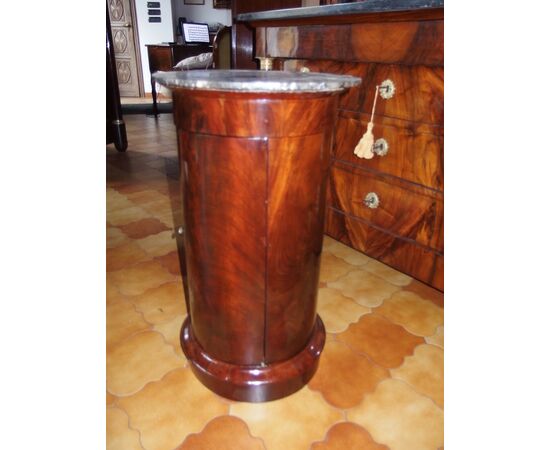 COMODINO A CILINDRO STILE IMPERO 800 RESTAURATO COMODINO A CILINDRO STILE IMPERO 800 RESTAURATO