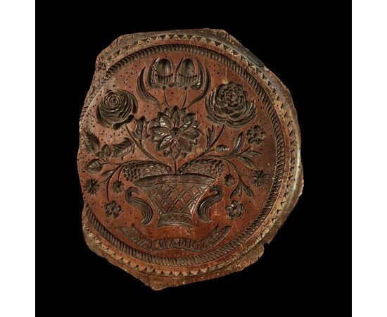 Important richly carved wooden brand, 18th century Important richly carved wooden brand, 18th century