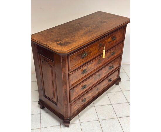 Lombard Louis XV chest of drawers. Milan early 1700s List price