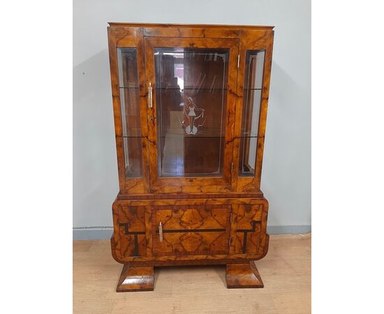 Art Deco walnut and burr walnut display cabinet, original from 1930-40