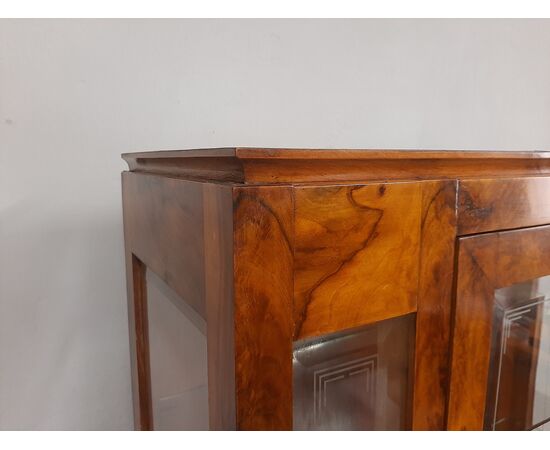 Art Deco walnut and burr walnut display cabinet, original from 1930-40