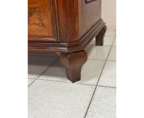 Lombard Louis XV chest of drawers. Milan early 1700s List price