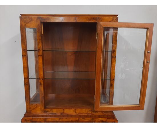Art Deco walnut and burr walnut display cabinet, original from 1930-40