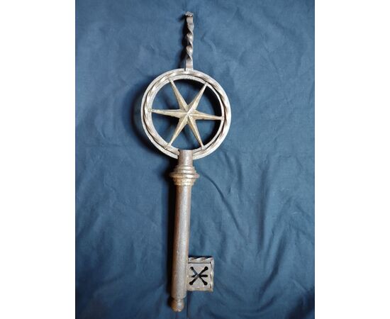 Splendid 18th-century locksmith sign, 61 cm