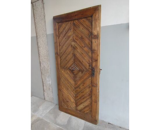 Rustic single-leaf door