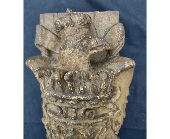 Splendid Spanish noble coat of arms in carved and lacquered wood