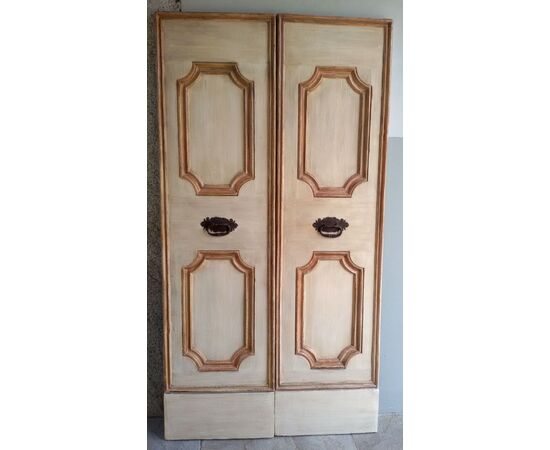 Marche region double-leaf door