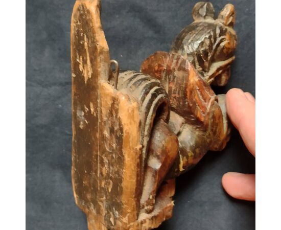 Splendid pair of Indian friezes expertly carved, 18th century