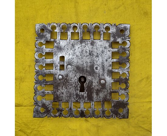 Beautiful sixteenth-century Trentino chest lock