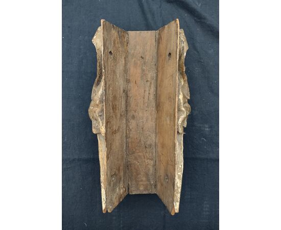 Splendid Spanish noble coat of arms in carved and lacquered wood