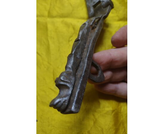 Splendid Gothic chest lock in wrought iron with dragon.