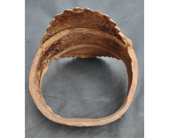 Bel ferro forgiato ed inciso proveniente da un carro trentino