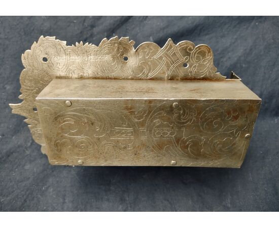 2 engraved cabinet locks with original keys