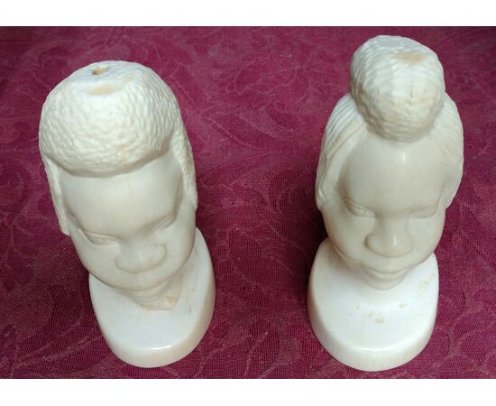 Coppia di teste africane in avorio anni '30