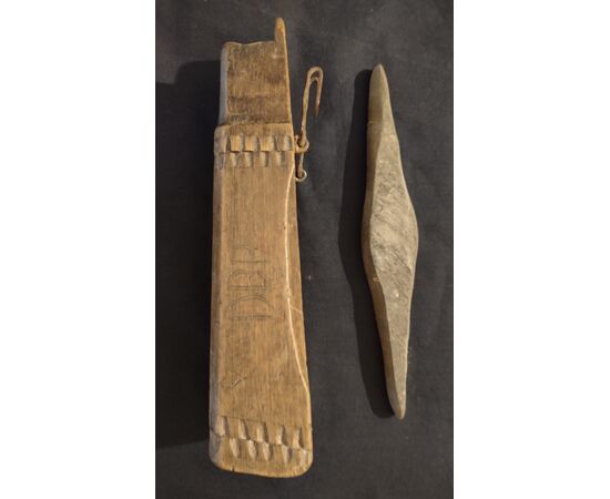 Porta cote in cirmolo Valtellina XIX secolo