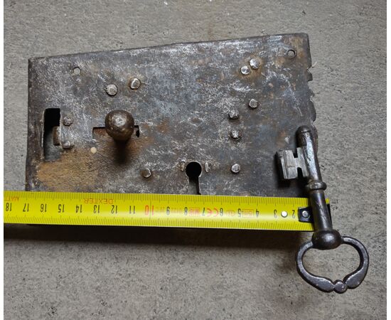 Fully functional 17th-century door lock