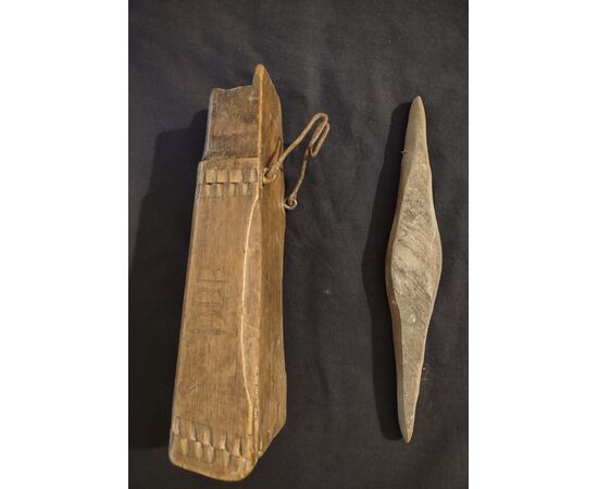 Porta cote in cirmolo Valtellina XIX secolo