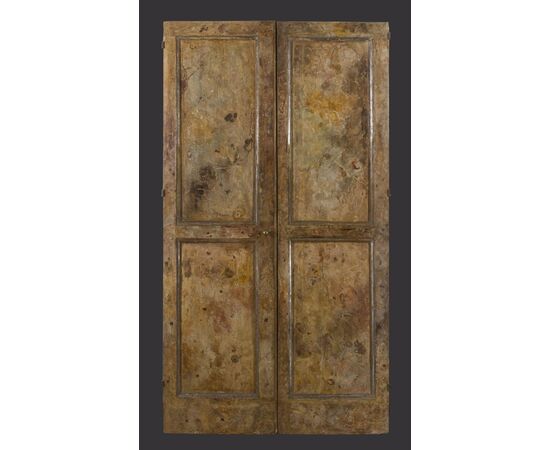 01 Neapolitan door lacquered with typical faux marble decoration.