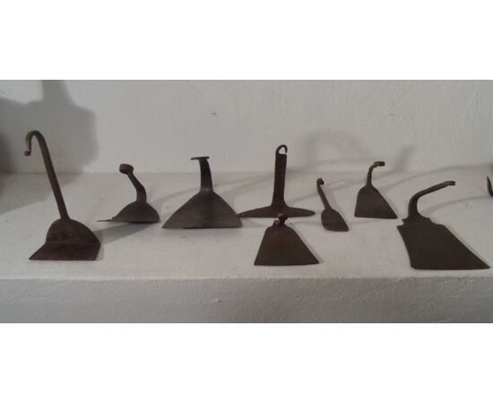 Interessante collezione di raschietti da cucina piemontesi