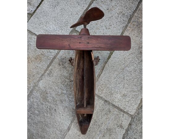 Aereo giocattolo in legno e ferro
