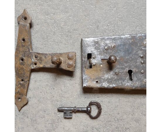 Fully functional 17th-century door lock