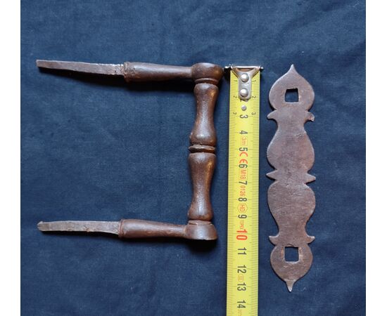 Beautiful 17th-century wrought iron door handle