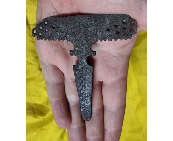 Rarità 2 attrezzi per la lavorazione del cuoio