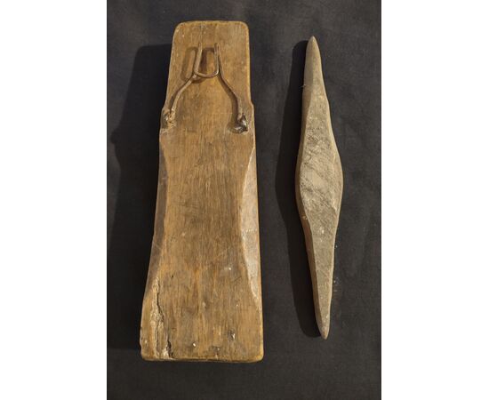 Porta cote in cirmolo Valtellina XIX secolo