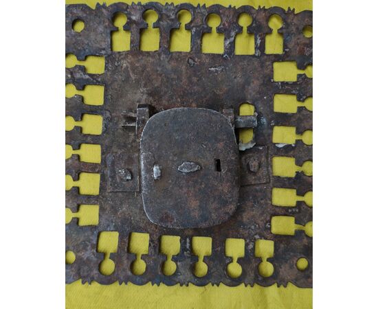 Beautiful sixteenth-century Trentino chest lock