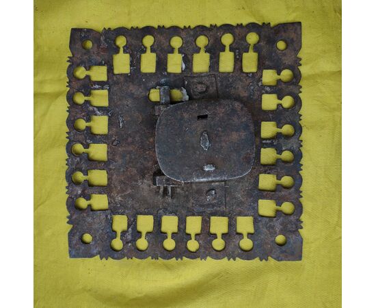 Beautiful sixteenth-century Trentino chest lock