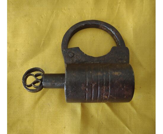 17th-century German padlock with screw key