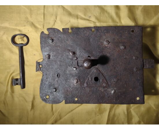 Working door lock with key, late 17th century