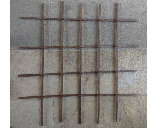 Splendid 15th-century Lombard window grate