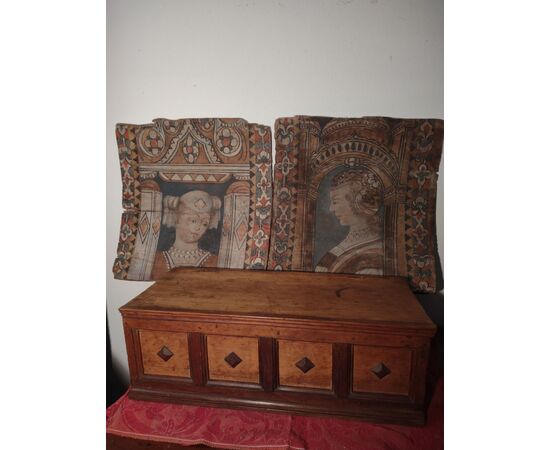 Grande scatola toscana in noce XVIII secolo